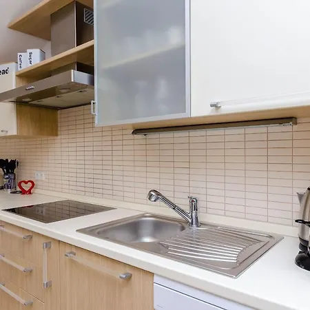 Διαμέρισμα Dora Τρογκίρ